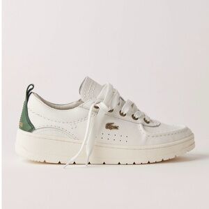 New in box Women’s Leather Lacoste Umpire Sneakers.
Size 8.5